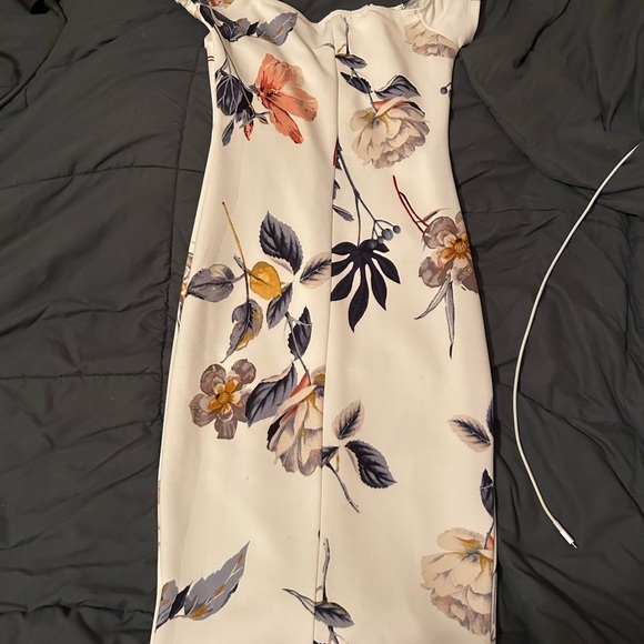 Floral Off-Shoulder Midi Dress - Picture 2 of 3